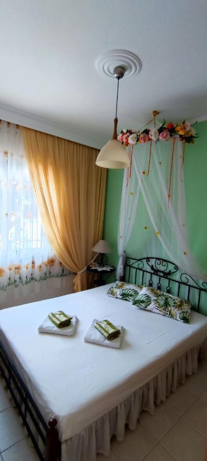 Sunflower Apartment Nea Peramos (Macedonia)